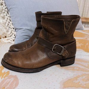 Frye Veronica short booties